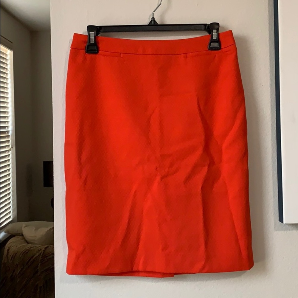 Adorable orange pencil skirt!